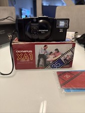 Olympus XA 1 Sucherkamera mit  Blitzgerät A11 Zuiko 35 mm Objektiv Mit Ovp