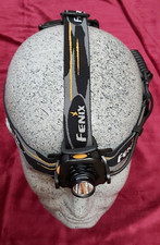 Stirnlampe Fenix HP10 für 4 AA Batterien