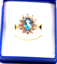 goldener Ring mit Stein