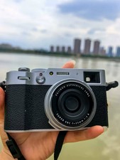 Fujifilm X100 12.3MP APS-C
