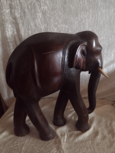 Großer elefant aus - großer,
