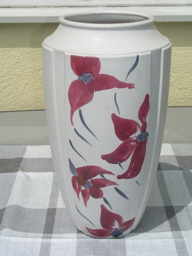Bodenvase mit blumenornament - bodenvase,