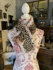 Kurzer Fellschal, Fellkragen, gefärbtes Hasenfell von Hallhuber Donna