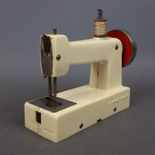 Spielzeug Nähmaschine INGAP