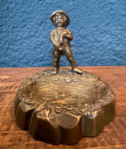 Manneken piss bronze kleine - manneken,