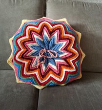 Rundes Häkelkissen 70er