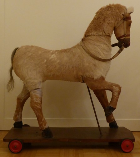 Antikes pferd mit - antikes, (deko-)
