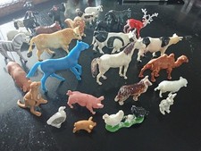 Über 25 alte Tierfiguren