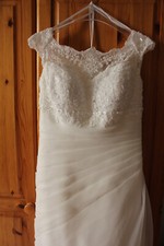 Brautkleid von Isabel de Mestre, A-Linie, mit Stickereien und Perlen,Größe 38-40