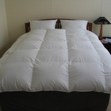 VERSANDFREI! WINTERDECKE  DAUNEN BETTDECKE 100% NATUR 200X220 1800 G.NEU&OVP