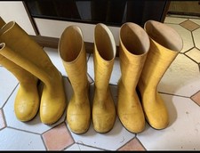 3 Paar gelbe Gummistiefel