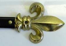 Fleur de Lys Flat Wall