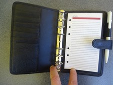 Terminplaner  Timer in echt Leder grün schwarz A6  ZEITPLANER - RINGBUCH