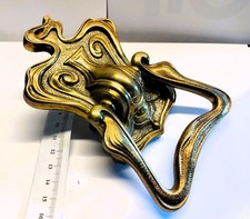 Messing-Türklopfer Jugendstil, sandgegossen, um 1905–1925, 14,5x9cm (B)