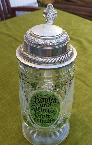 Glasbierkrug mit metalldeckel - glasbierkrug,