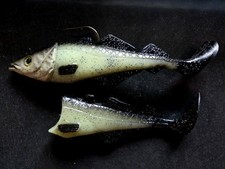 BALZER Mad Shad - Heilbuttköder Dorschköder - Glow  125 Gramm