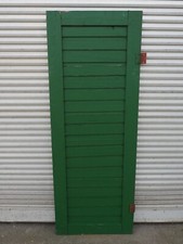 Alter grüner Fensterladen