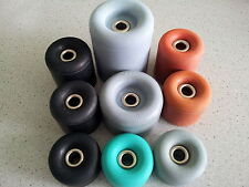 Gummipuffer mit Metallöse