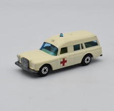 Matchbox Superfast MB3 Mercedes Benz Binz Ambulance Scheiben blau Lesney England