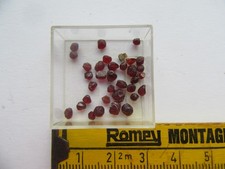 Mineralien, 20 kleine Granate  Pyrop Böhmischer Granat