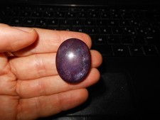 Ct. 102 Großer Rubin Cabochon