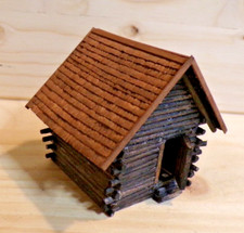 #967 Holzhütte - H0 - pittoreskes Gebäude, Dach mit neuen Schindeln gedeckt