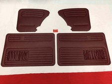 Türverkleidungen bordeauxrot