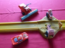 DISNEY-PIXAR CARS  TIPPIN' TRACK  MIT FRANK , McQUEEN & TRACTORS- DEFEKT !!!