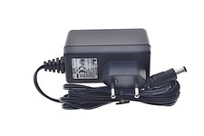 Original Netzteil Umec UP0181C-15PE Output: 15V-1,2A