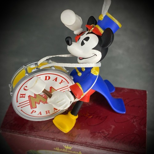 Mickey mouse holiday parade - mickey,