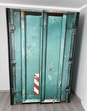 Kleiderschrank mit