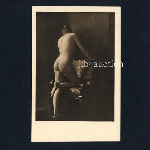Standing nude woman - standing, /