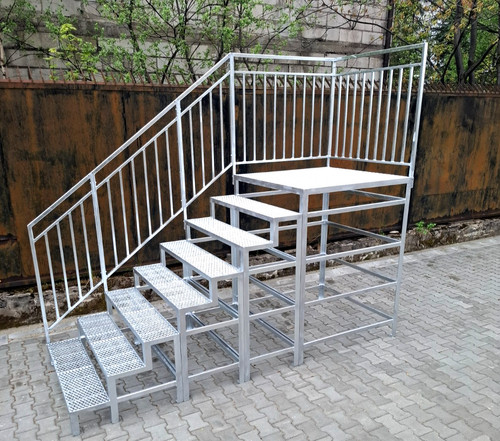 Stahltreppe mit podest - stahltreppe,