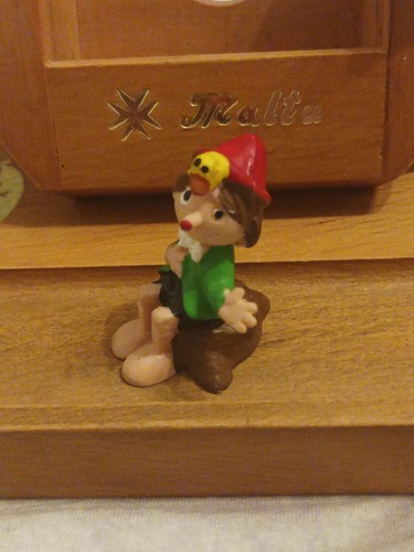 Pinocchio heimo figur sitzend - heimo,