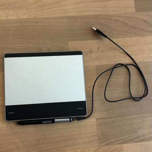 Wacom intuos pen touch small - wacom,