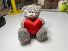 Me to You Bär Teddy Tatty Grau mit Herz & Patches Stofftier Kuscheltier