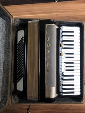 akkordeon Hohner Lucia III  Schwarz 96 Bass