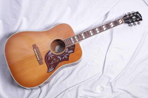 Gibson 2010 hummingbird - gibson,