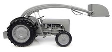 Ferguson TEA-20 mit Frontlader