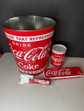 Coca Cola Sammlung Fan Merch Eimer Stift- Spardose Schlüsselband TOP✅