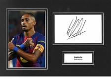 Raphinha signed 12x8 Foto Display Barcelona Memorabilia Autogramm COA