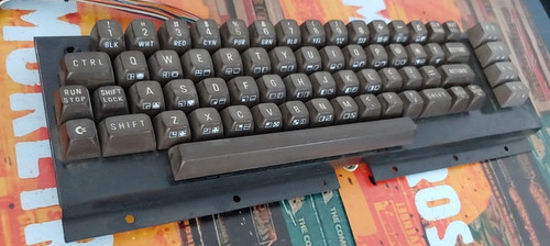Commodore breadbin keyboard - commodore,