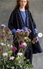 Gudrun Sjöden aparter Wollmantel 100% Wolle Size S/M bestickt Tintenblau NEW