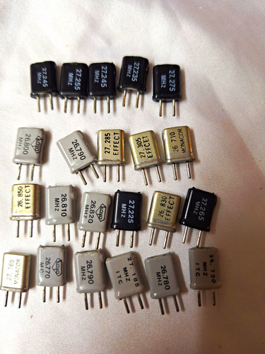 Koyo quarz konvolut pin tht - quarz, 2-pin