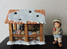 Goebel Nina & Marco Weihnachtsmarkt Christbaumkugelstand + Junge Zipfelmütze OVP