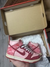Nike Dunk High Valentine’s