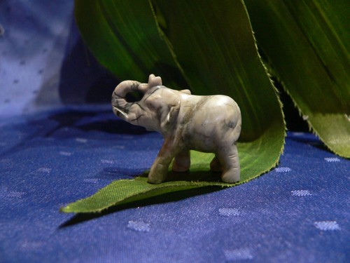 Pikasso jaspis elefant - jaspis,