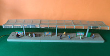 Bahnsteig Kibri H0 Beleuchtung Figuren Werbetafeln