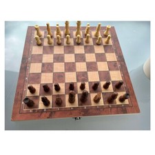 Schachspiel mit Schachfiguren