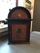 vintage kleiner Wandschrank